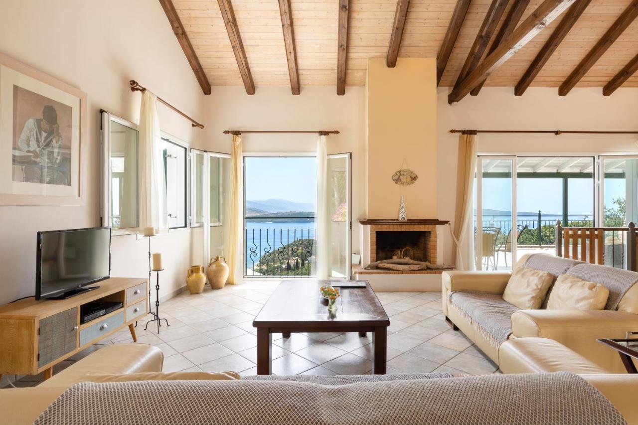 Villa Melissonia Agios Stefanos  Buitenkant foto